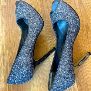 Nine West high heel lady’s sparkly silver grey evening shoes size 7.5. Like new.